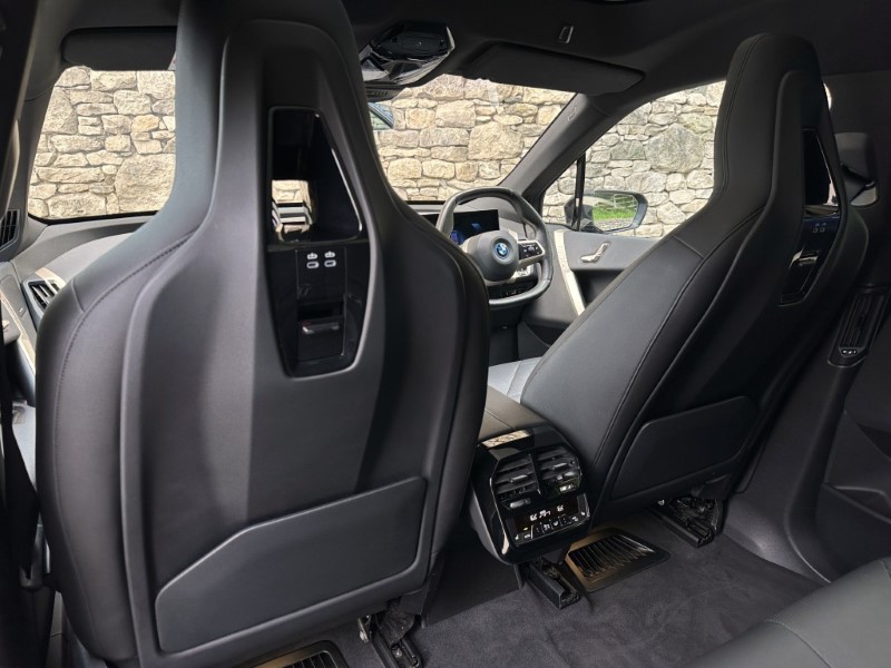 2022 (72) BMW iX xDrive40 M Sport Edition  5428260