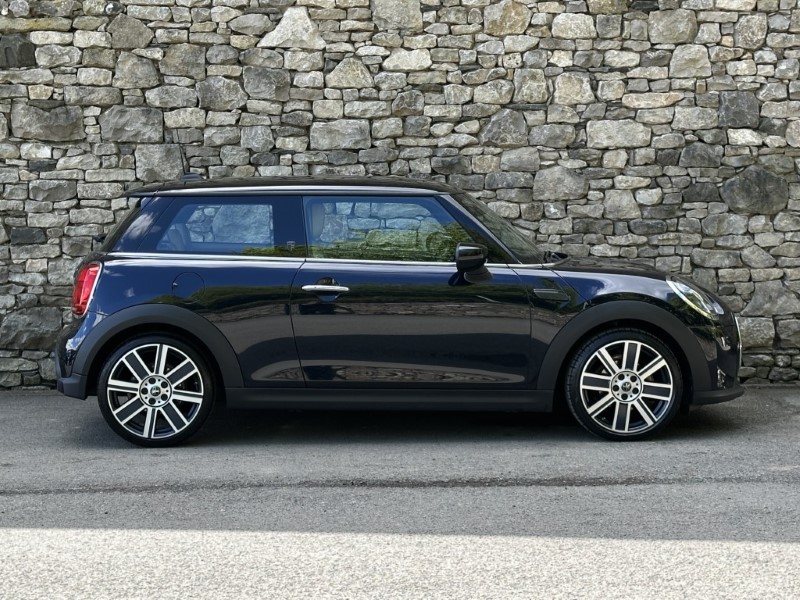 2022 (72) MINI HATCHBACK 1.5 Cooper Exclusive II 3dr Auto 5412471