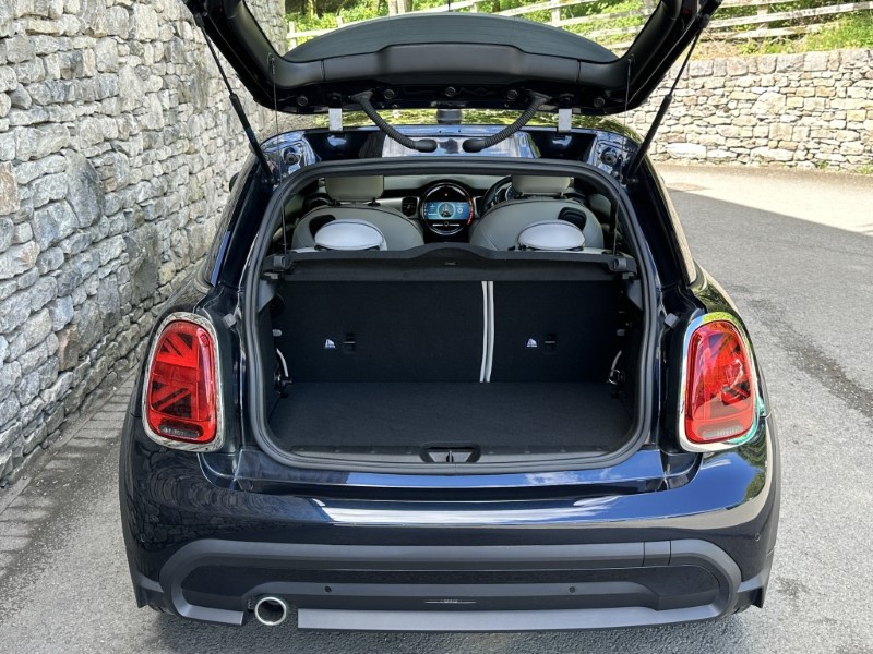 2022 (72) MINI HATCHBACK 1.5 Cooper Exclusive II 3dr Auto 5412476
