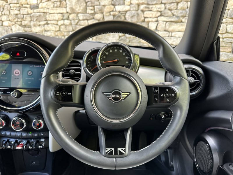 2022 (72) MINI HATCHBACK 1.5 Cooper Exclusive II 3dr Auto 5412516