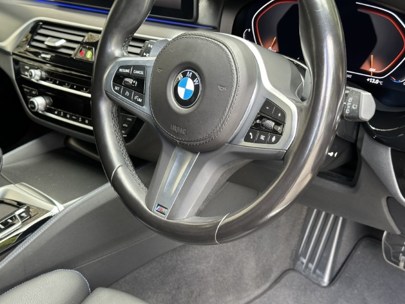 2022 (22) BMW 5 SERIES 520d xDrive MHT M Sport 5dr  5413714