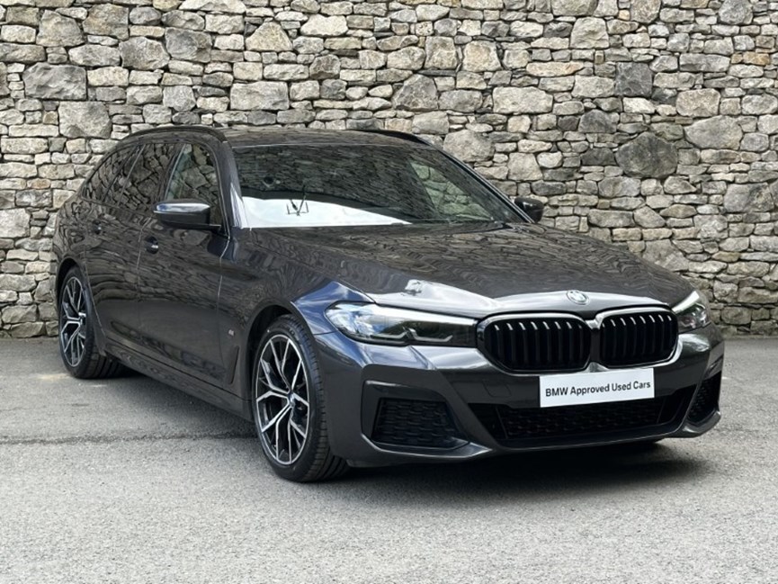2022 (22) BMW 5 SERIES 520d xDrive MHT M Sport 5dr