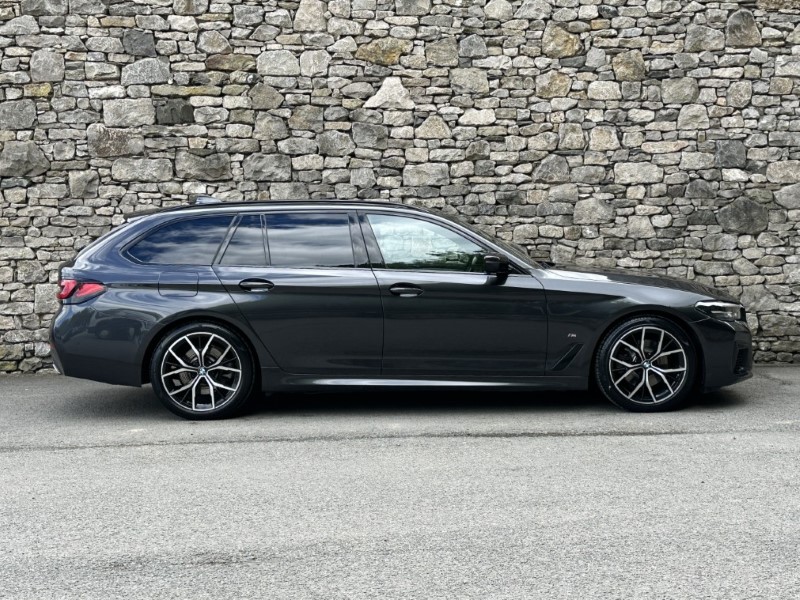 2022 (22) BMW 5 SERIES 520d xDrive MHT M Sport 5dr  5413704