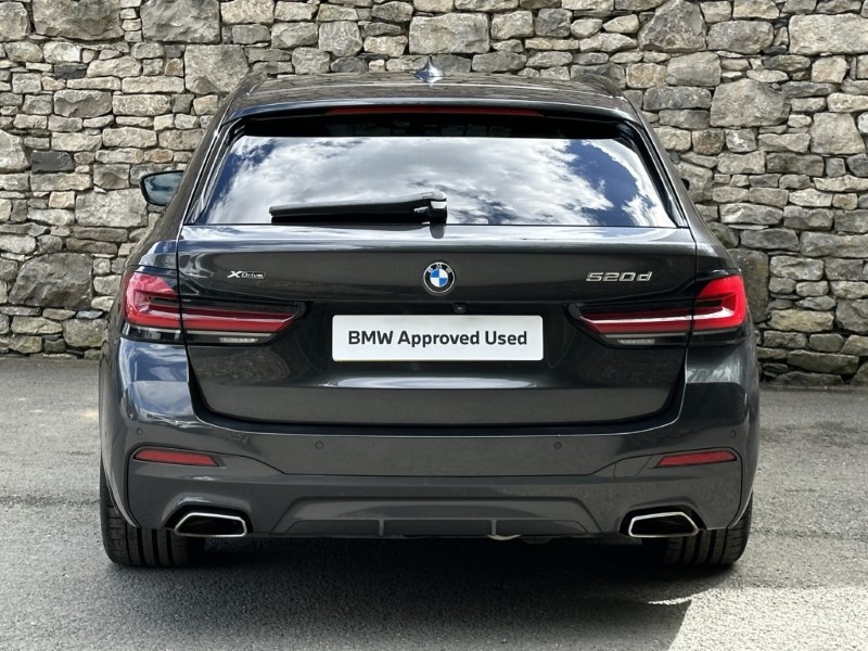 2022 (22) BMW 5 SERIES 520d xDrive MHT M Sport 5dr  5413747