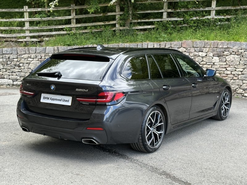 2022 (22) BMW 5 SERIES 520d xDrive MHT M Sport 5dr  5413774