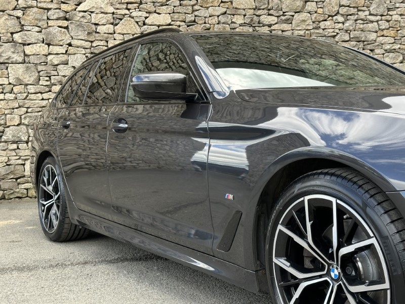 2022 (22) BMW 5 SERIES 520d xDrive MHT M Sport 5dr  5413772