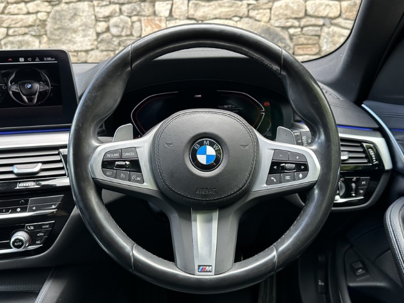 2022 (22) BMW 5 SERIES 520d xDrive MHT M Sport 5dr  5413756