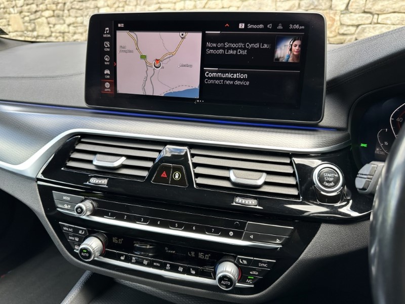 2022 (22) BMW 5 SERIES 520d xDrive MHT M Sport 5dr  5413746
