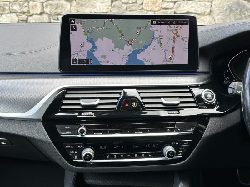 2022 (22) BMW 5 SERIES 520d xDrive MHT M Sport 5dr  5413759