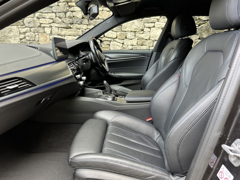 2022 (22) BMW 5 SERIES 520d xDrive MHT M Sport 5dr  5413732