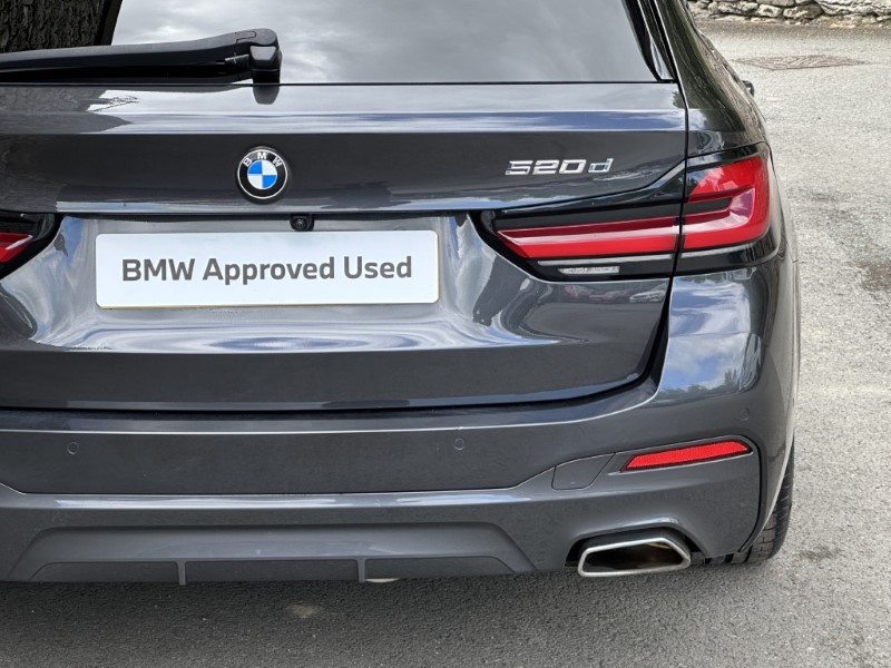 2022 (22) BMW 5 SERIES 520d xDrive MHT M Sport 5dr  5413708