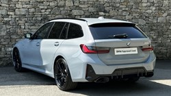 2024 (24) BMW 3 SERIES M340d xDrive Touring 1