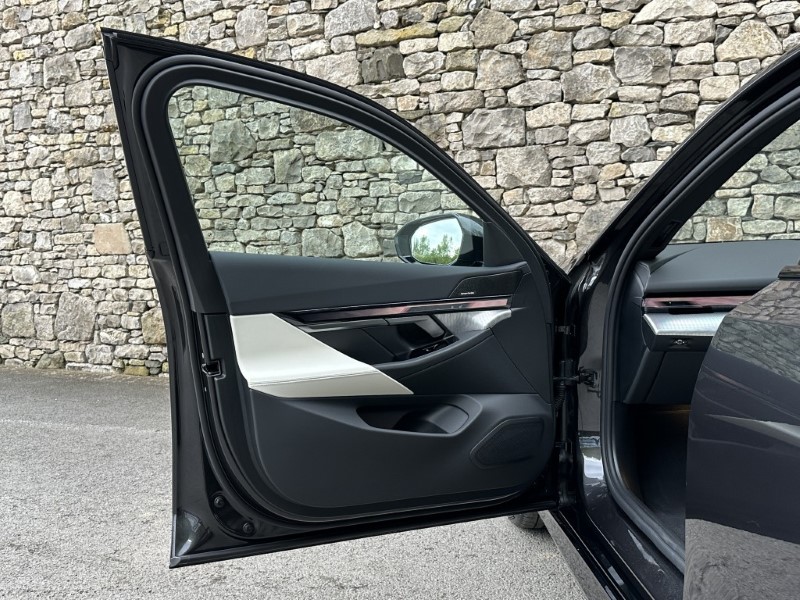 2026 (26) BMW I5 eDrive40 M Sport Saloon  5395849
