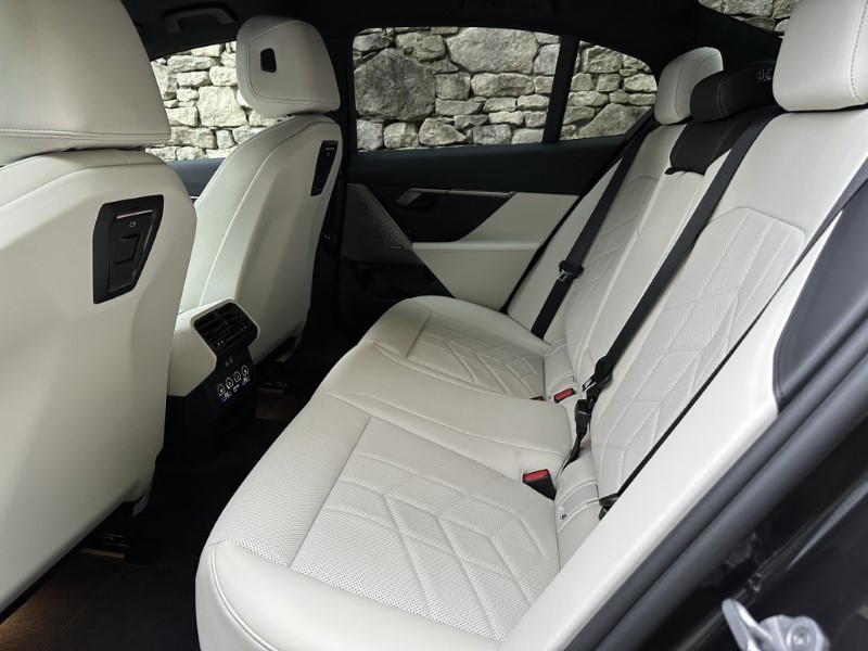 2026 (26) BMW I5 eDrive40 M Sport Saloon  5395839