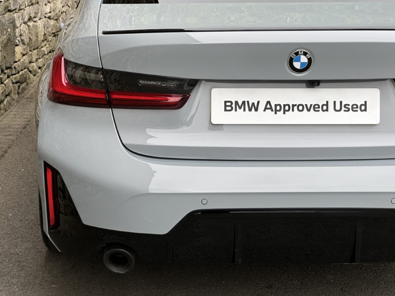2025 (75) BMW 3 SERIES 320i M Sport 4dr Saloon 5399370
