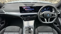 2025 (75) BMW 3 SERIES 320i M Sport 4dr Saloon 5399420