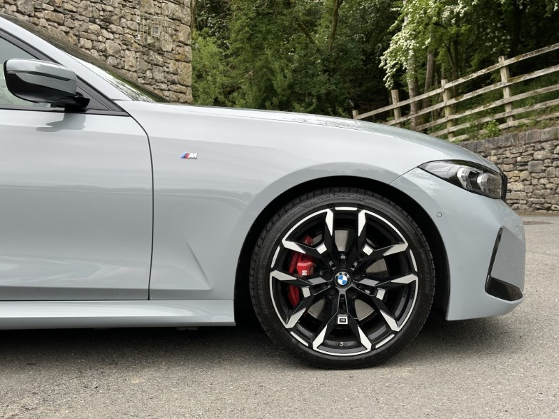 2025 (75) BMW 3 SERIES 320i M Sport 4dr Saloon 5399435