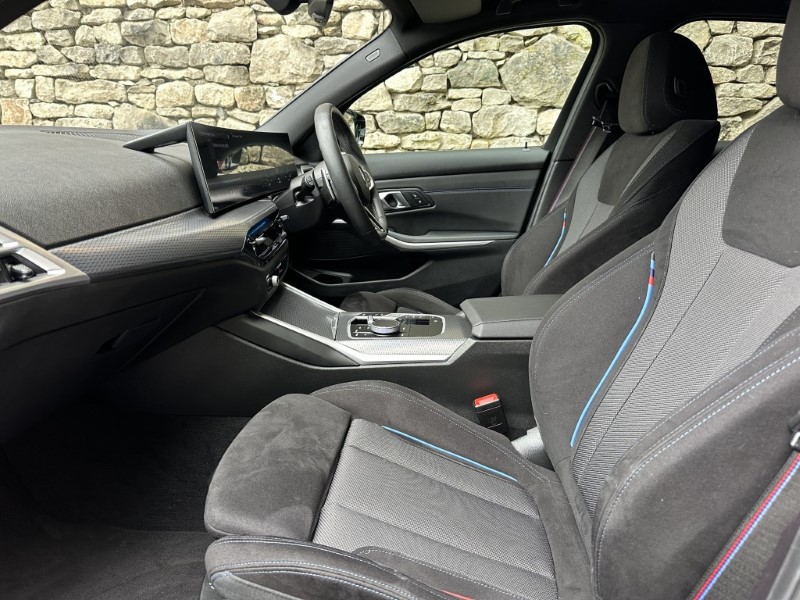 2025 (75) BMW 3 SERIES 320i M Sport 4dr Saloon 5399396