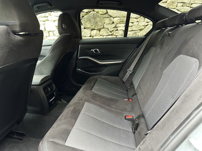 2025 (75) BMW 3 SERIES 320i M Sport 4dr Saloon 5399395