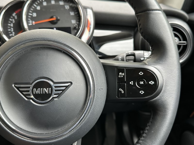 2022 (72) MINI HATCHBACK 1.5 Cooper Classic 3dr Auto 5425738