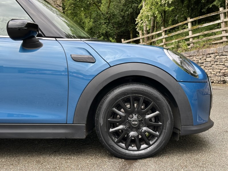 2022 (72) MINI HATCHBACK 1.5 Cooper Classic 3dr Auto 5425774