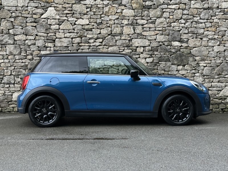 2022 (72) MINI HATCHBACK 1.5 Cooper Classic 3dr Auto 5425717
