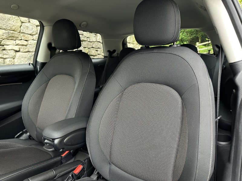 2022 (72) MINI HATCHBACK 1.5 Cooper Classic 3dr Auto 5425745