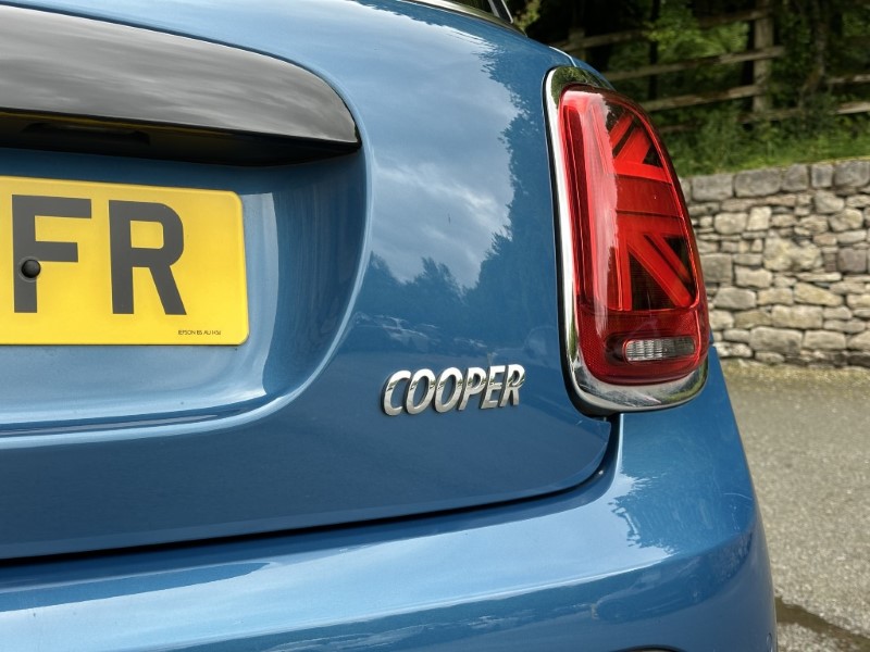 2022 (72) MINI HATCHBACK 1.5 Cooper Classic 3dr Auto 5425721