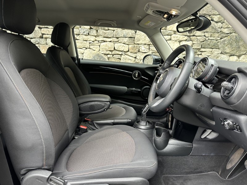 2022 (72) MINI HATCHBACK 1.5 Cooper Classic 3dr Auto 5425724