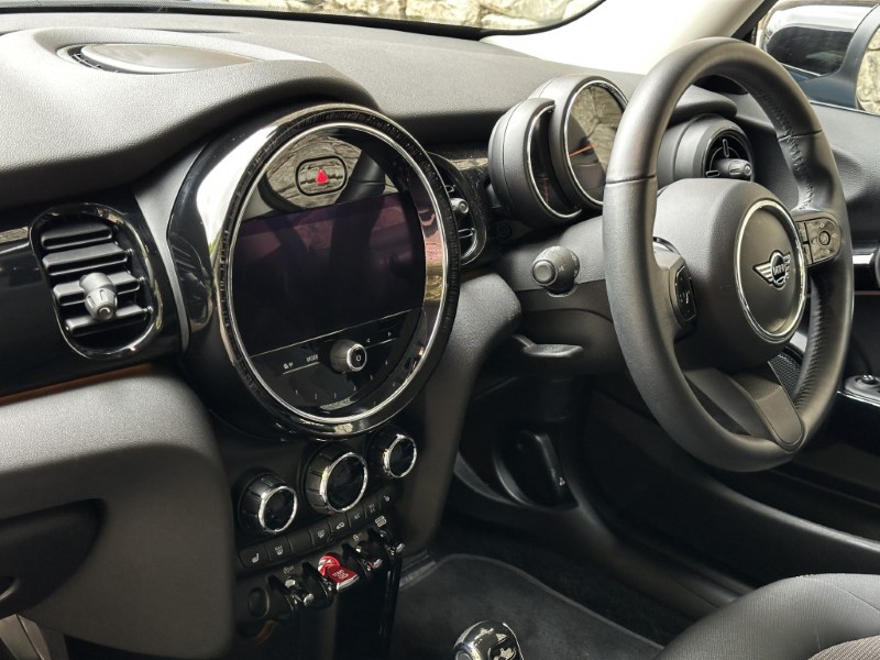 2022 (72) MINI HATCHBACK 1.5 Cooper Classic 3dr Auto 5425744