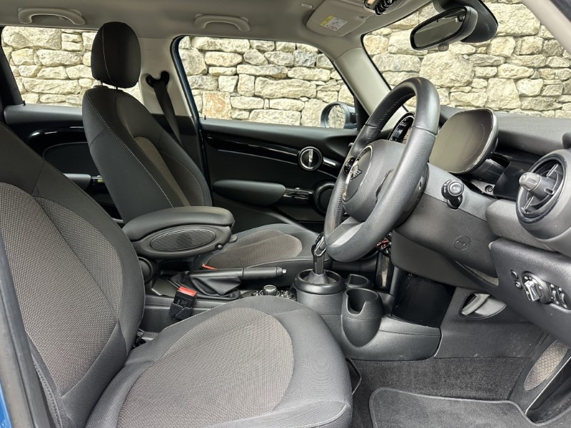 2023 (23) MINI HATCHBACK 1.5 Cooper Classic 5dr 5428515