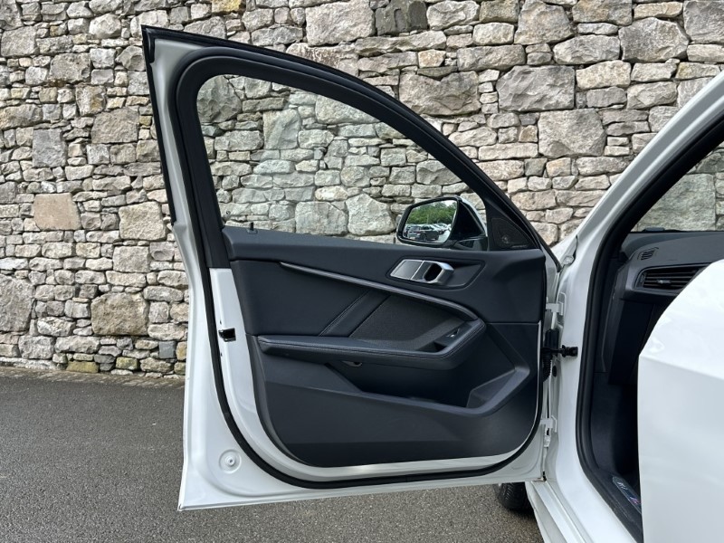 2020 (70) BMW 1 SERIES 118i M Sport 5dr 5446108