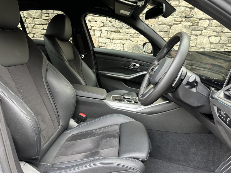 2024 (74) BMW 3 SERIES 320i M Sport 4dr Saloon 5439683