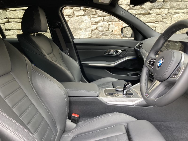 2021 (71) BMW 3 SERIES 320i M Sport 5dr Touring  5454533