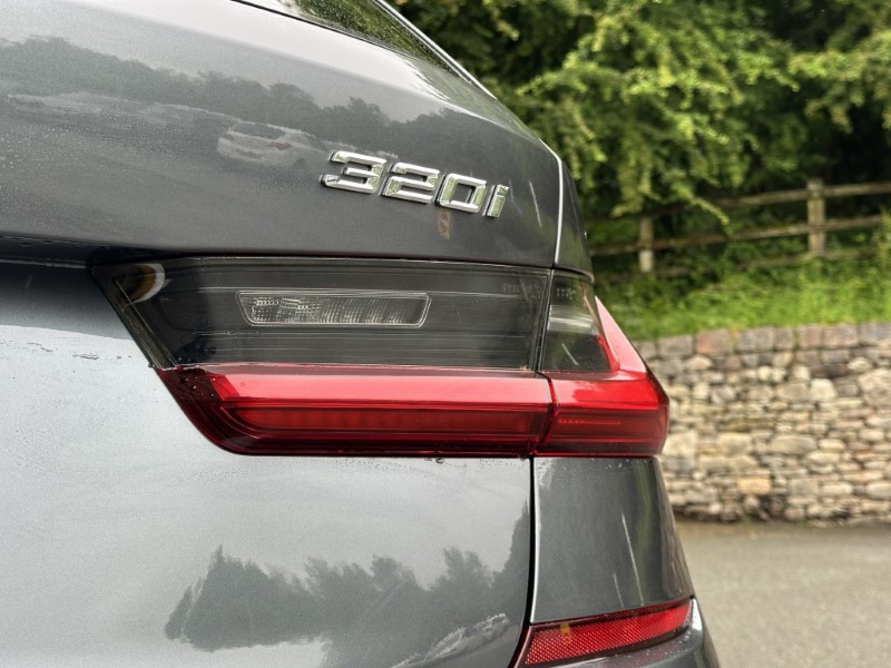 2021 (71) BMW 3 SERIES 320i M Sport 5dr Touring  5457855