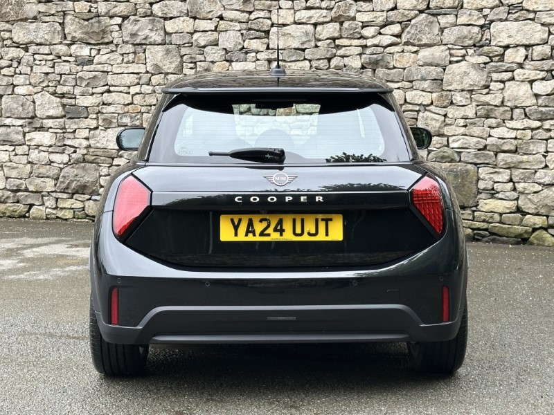 2024 (24) MINI COOPER 1.5 C Exclusive 3dr Auto 5435450