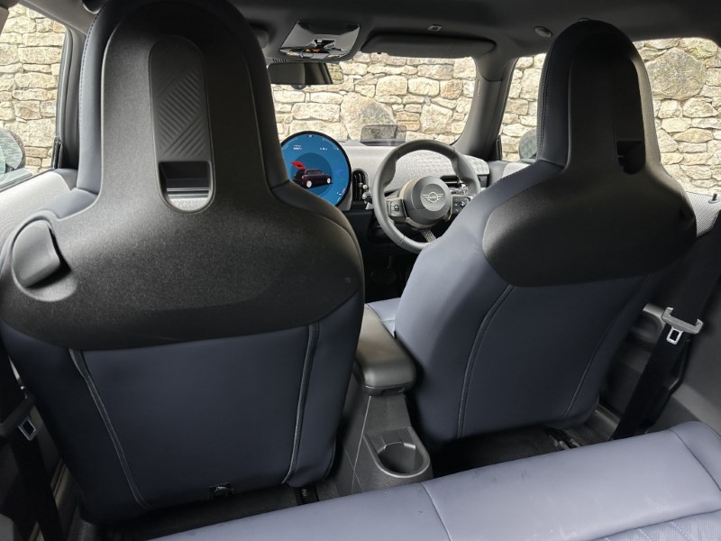 2024 (24) MINI COOPER 1.5 C Exclusive 3dr Auto 5435456