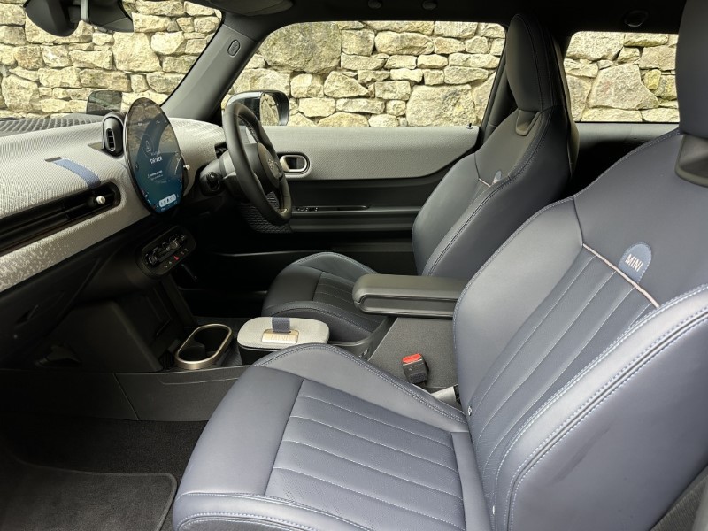 2024 (24) MINI COOPER 1.5 C Exclusive 3dr Auto 5435435