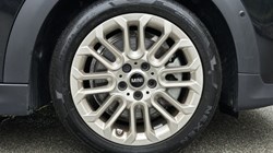 2024 (24) MINI COOPER 1.5 C Exclusive 3dr Auto 5435474