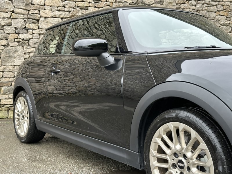 2024 (24) MINI COOPER 1.5 C Exclusive 3dr Auto 5435476