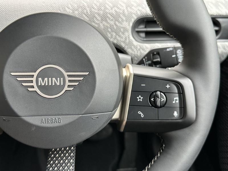 2024 (24) MINI COOPER 1.5 C Exclusive 3dr Auto 5435431