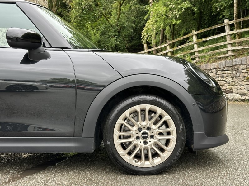 2024 (24) MINI COOPER 1.5 C Exclusive 3dr Auto 5435475