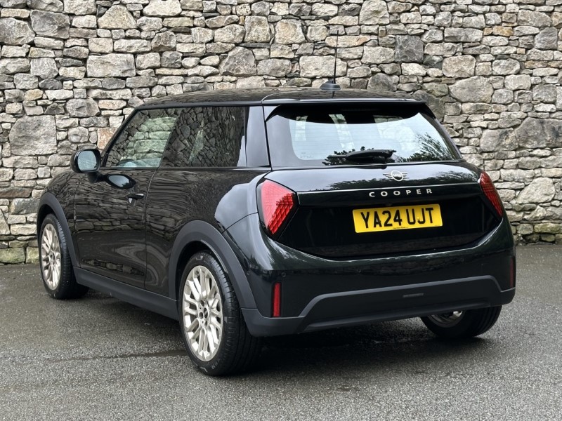 2024 (24) MINI COOPER 1.5 C Exclusive 3dr Auto 5435451
