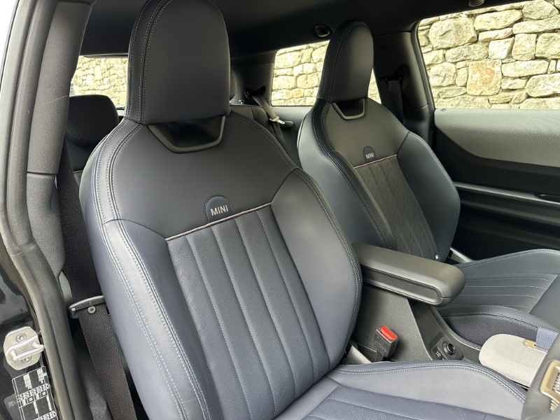 2024 (24) MINI COOPER 1.5 C Exclusive 3dr Auto 5435421