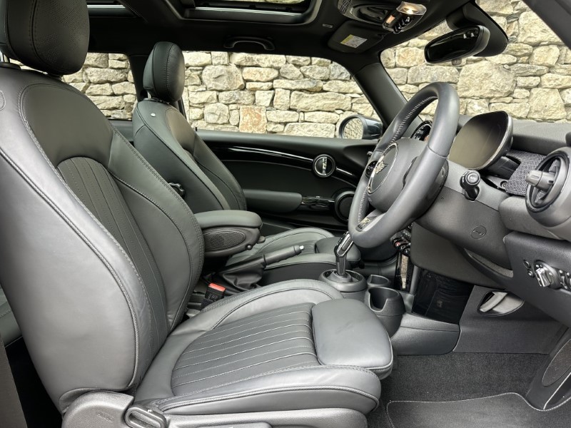 2023 (23) MINI HATCHBACK 1.5 Cooper Exclusive 3dr 5478409