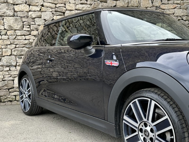 2023 (23) MINI HATCHBACK 1.5 Cooper Exclusive 3dr 5478467