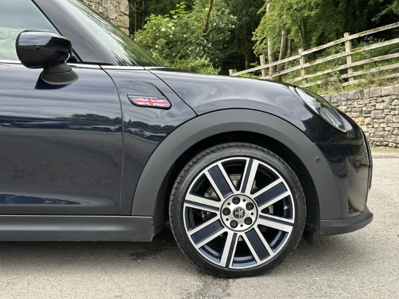 2023 (23) MINI HATCHBACK 1.5 Cooper Exclusive 3dr 5478464