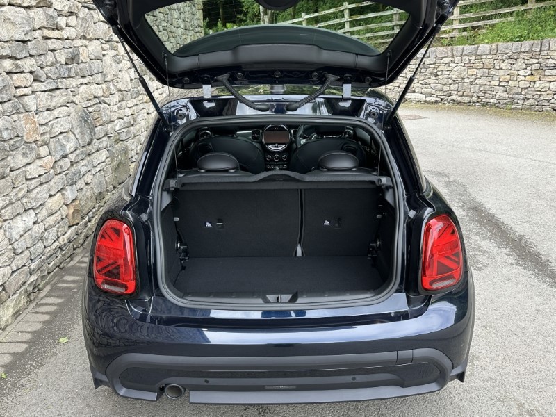 2023 (23) MINI HATCHBACK 1.5 Cooper Exclusive 3dr 5478406