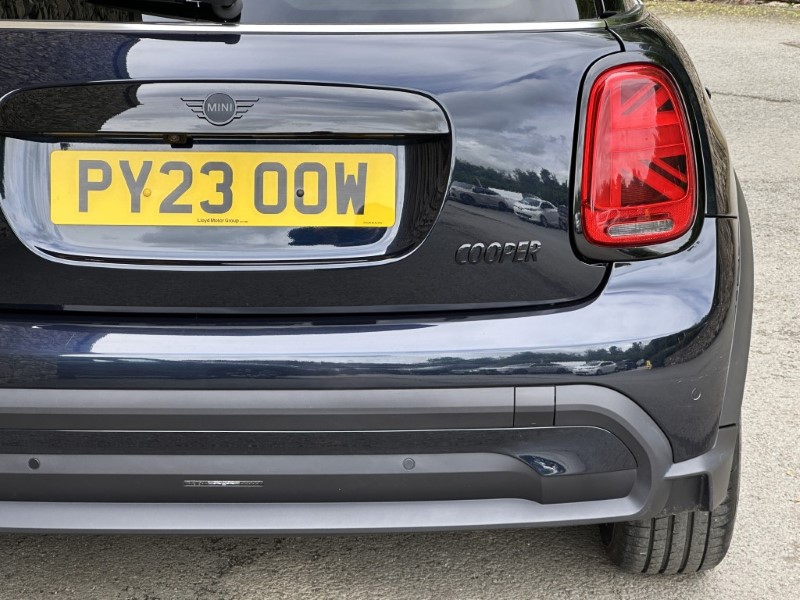 2023 (23) MINI HATCHBACK 1.5 Cooper Exclusive 3dr 5478404