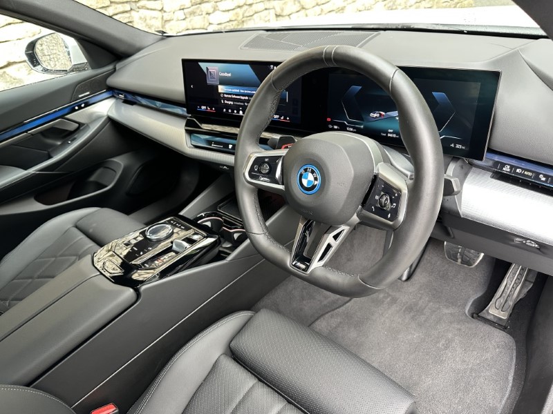 2025 (25) BMW i5 eDrive40 M Sport Saloon  5467426